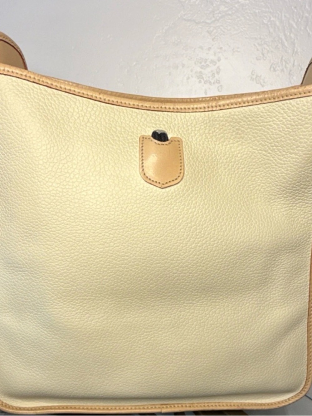 Vintage 1990s Dooney & Bourke Cream Crossbody Luxury Bag Made in USA - Picture 4 of 6